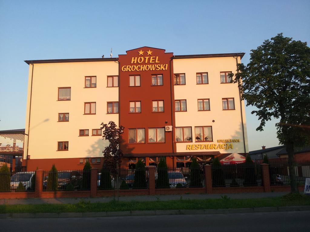 Hotel Grochowski Łuków Екстериор снимка