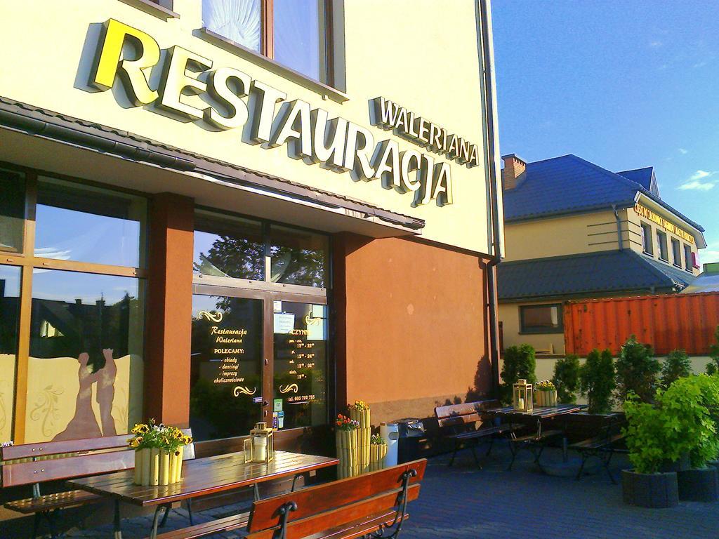 Hotel Grochowski Łuków Екстериор снимка
